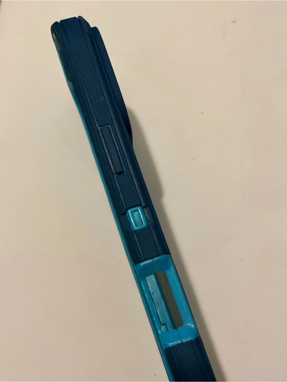 Rugged Magnetic-Compatible Teal Phone Case for iPhone 17 Pro Max